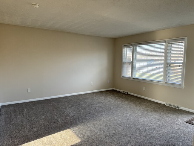 Photo - 308 E Tiverton Way