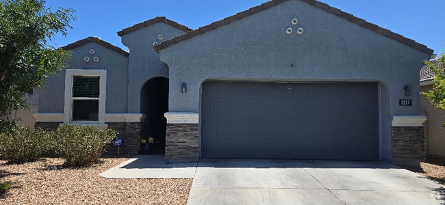 Building Photo - 3217 S 77th Ln Rental