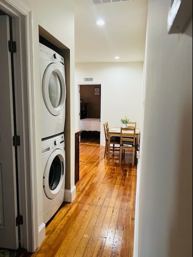 Photo - 3122 Dante St