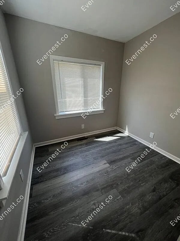 Photo - 3549 Hazelhurst Ave