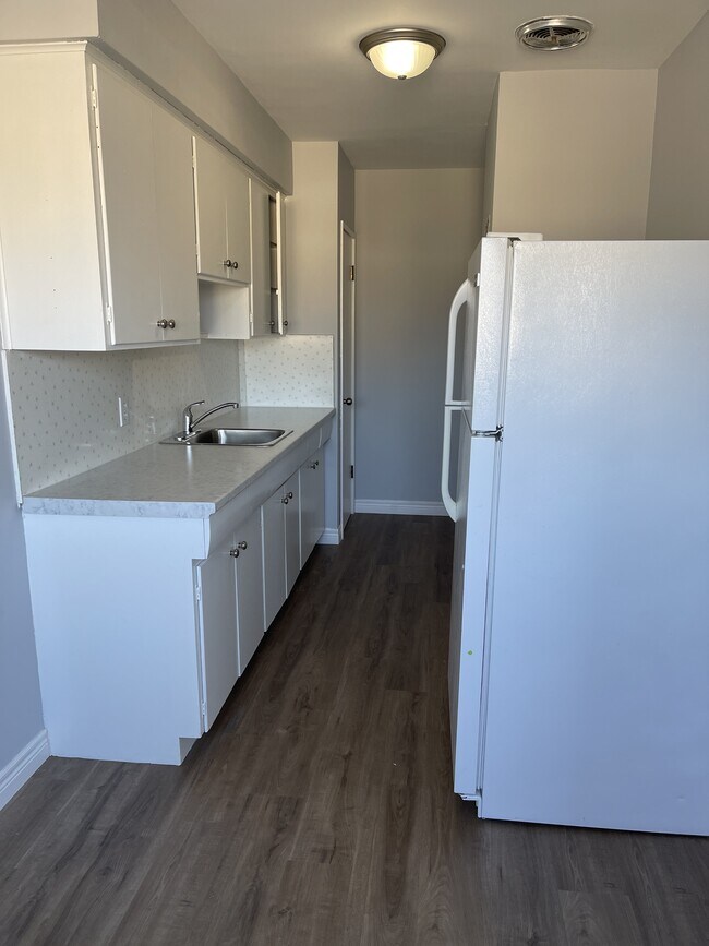 Photo - 7 Vimy Crescent Unit 16