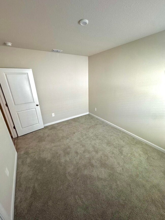 Photo - 461 Cherimoya St