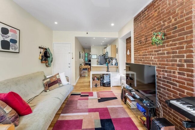 Photo - 124 Madison St