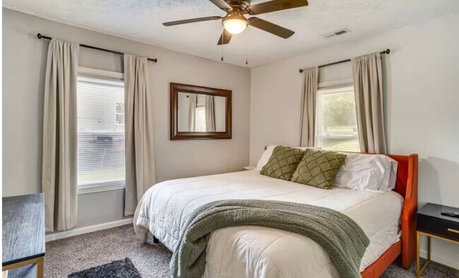 Photo - 524 Green Ln