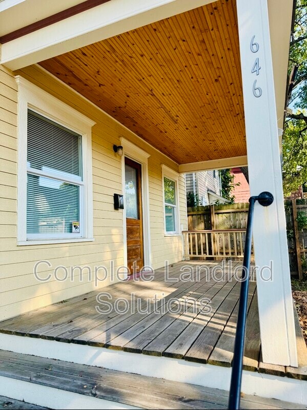 Building Photo - 646 Farrington St