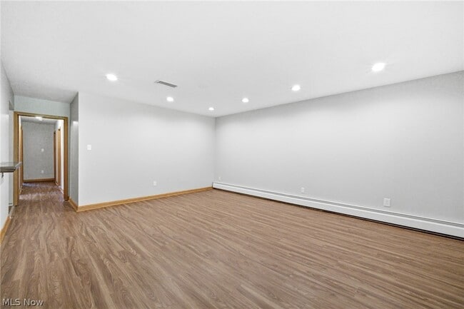 Photo - 1097 Oak Tree Rd