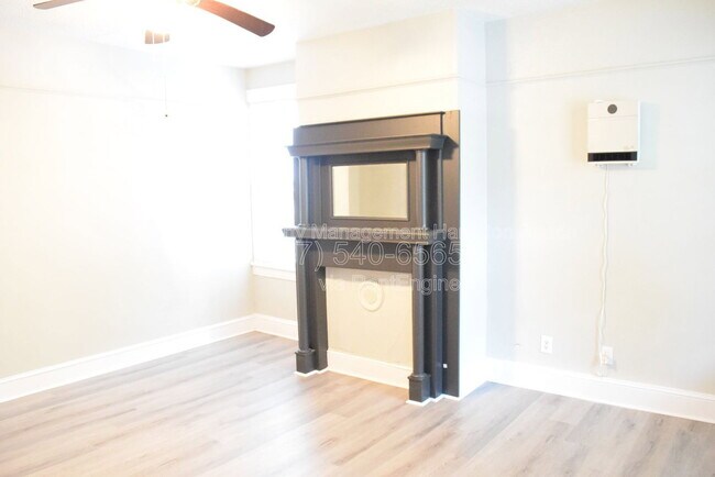 Photo - 647 Mt Vernon Ave Unit B
