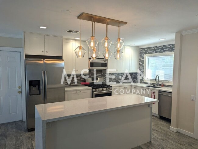 Photo - Desirable 3 bedroom home with Pool