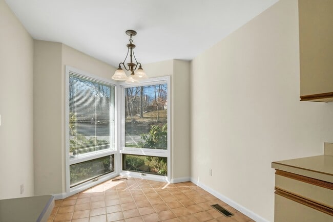 Photo - 1 Spring Pond Dr