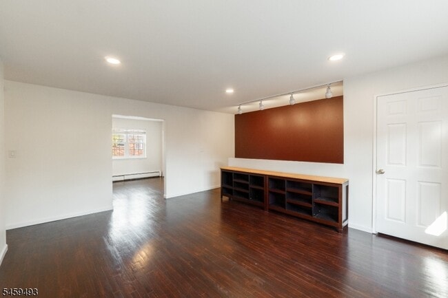 1269 Valley Unidad B