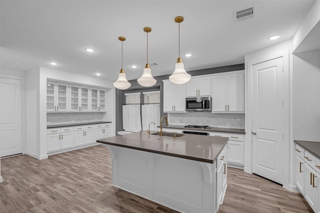 Photo - 7392 Mount Greylock Lp