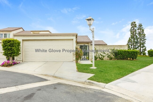 Building Photo - Spacious 2 bedroom Home with Vaulted Ceilings, City Lights Views & Attached 2-Car Garage