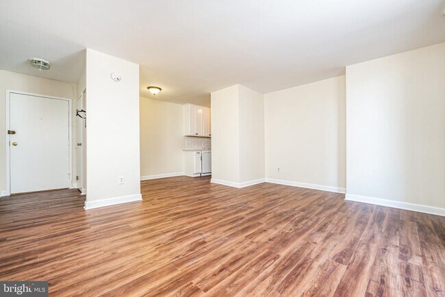 Photo - 950 25th St NW Unit 317-N