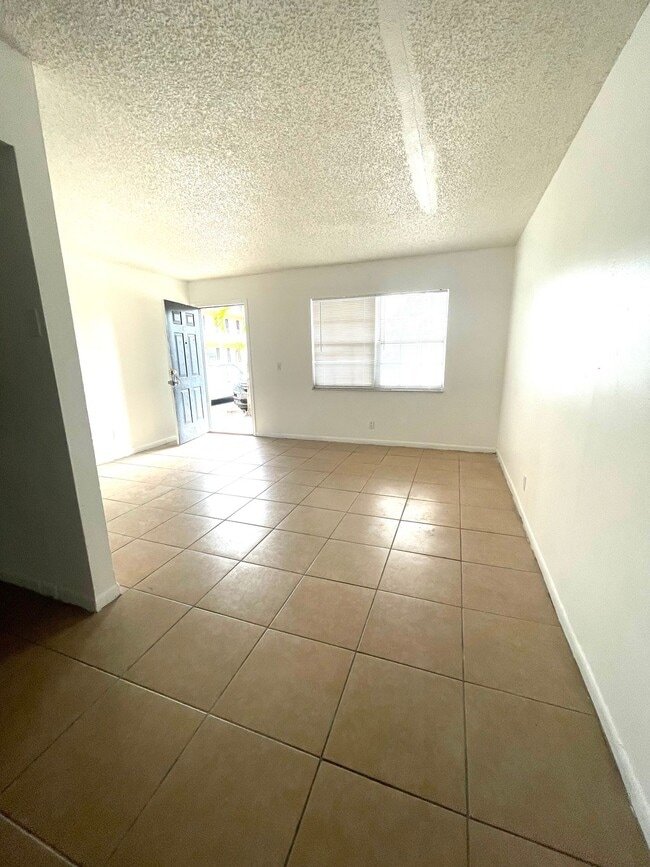 Photo - LARGE NEWLY RENOVATED 2 BEDROOM APARTMENTS... Unit 1909-4