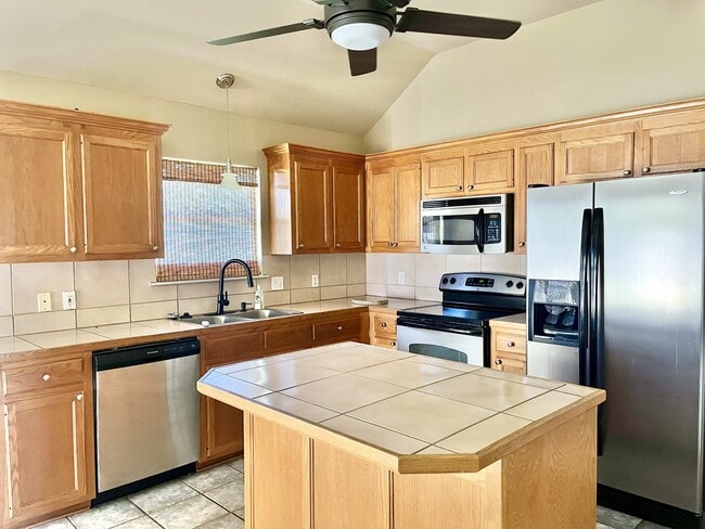 Photo - 17410 Chasefield Ave