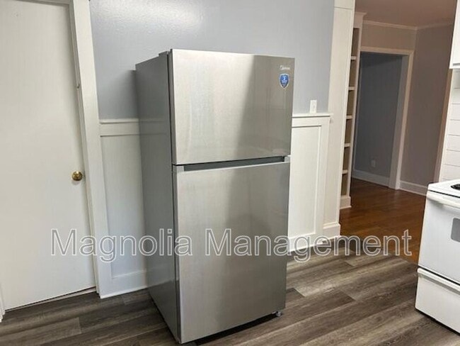 Photo - 437 Norvell St