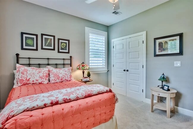 Photo - 1121 E Maxwell St