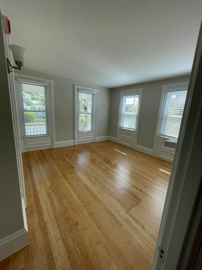 Photo - 56 Chapel St Unit 2