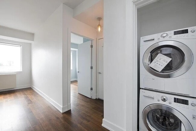 Photo - 100 Maspeth Ave