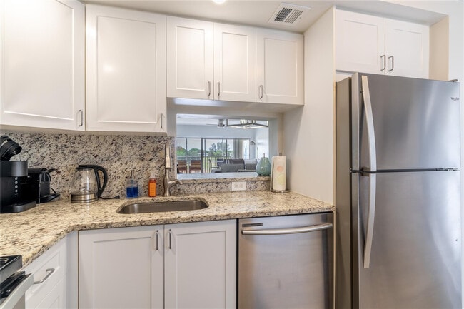 Photo - 2950 N Palm Aire Dr Unidad 306