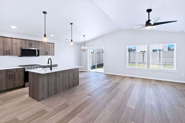 Photo - 10546 W Teratai St
