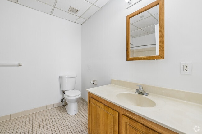 2BR, 1BA - Bathroom