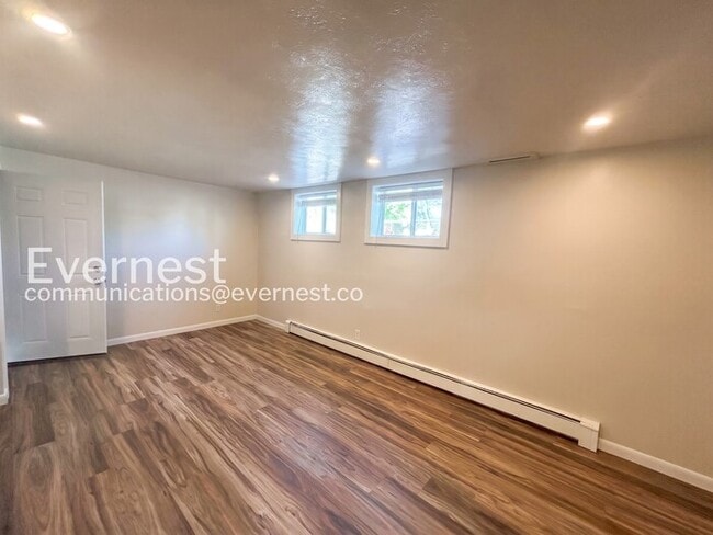 Photo - 705 Custer Ave Unidad b