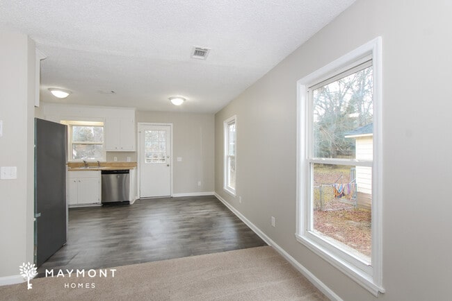 Photo - 524 Parlock Rd