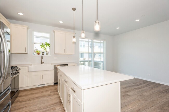 Photo - 491 Woodmoor Dr