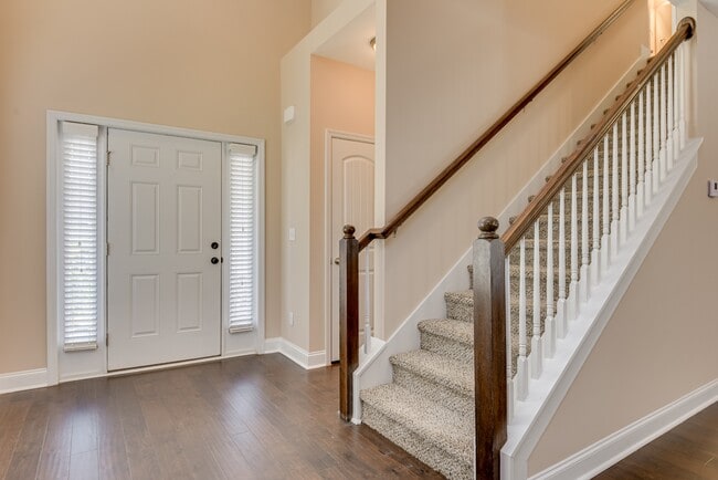 Photo - 926 Linsmore Ave