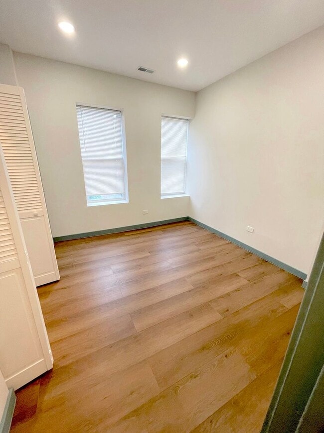 1001 W 31st St Unidad 3106 S Morgan Unit 2 (C)