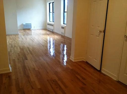 Photo - 35-20 Leverich St