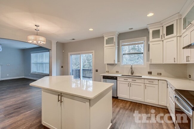 Photo - 428 Castlebury Ct