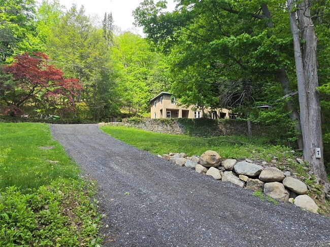 Photo - 7 Stone Ridge Rd