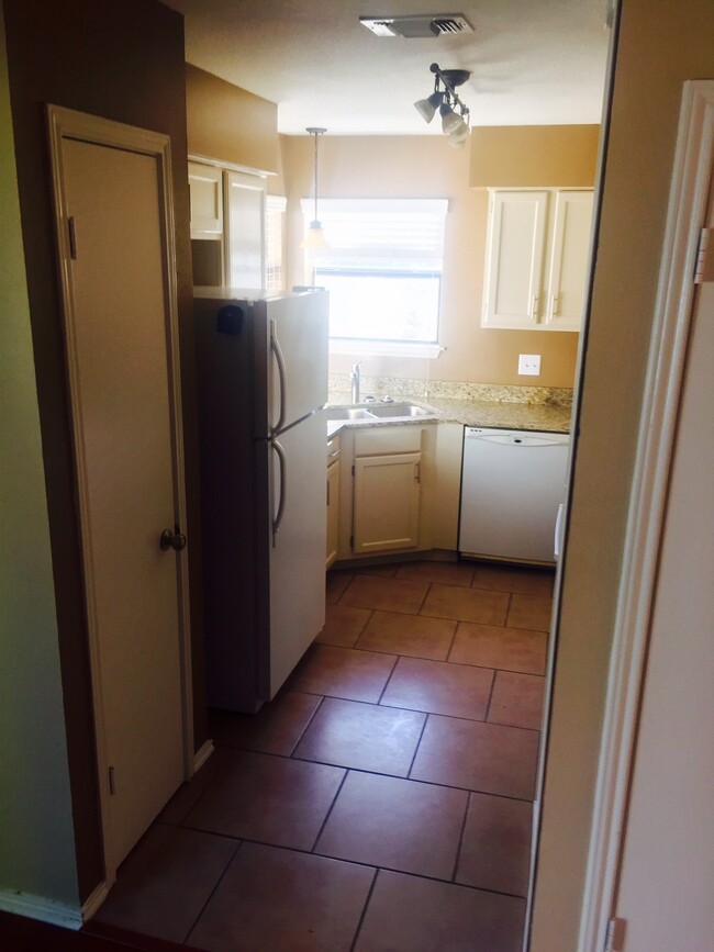 Kitchen updated with granite - sorry pictures are not good - 13035 Brook Garden Ln Casa