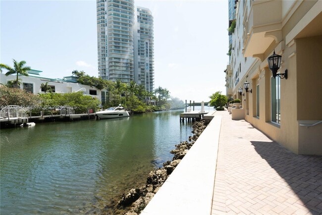 Building Photo - 150 Sunny Isles Blvd Unit TH-403