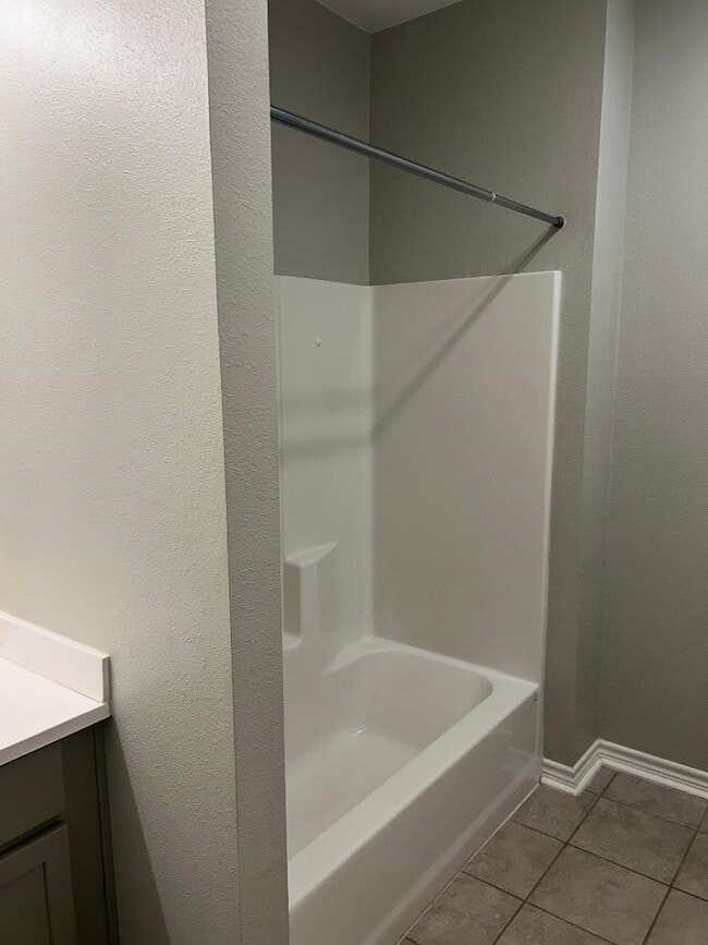 Photo - 8602 Alsuma St