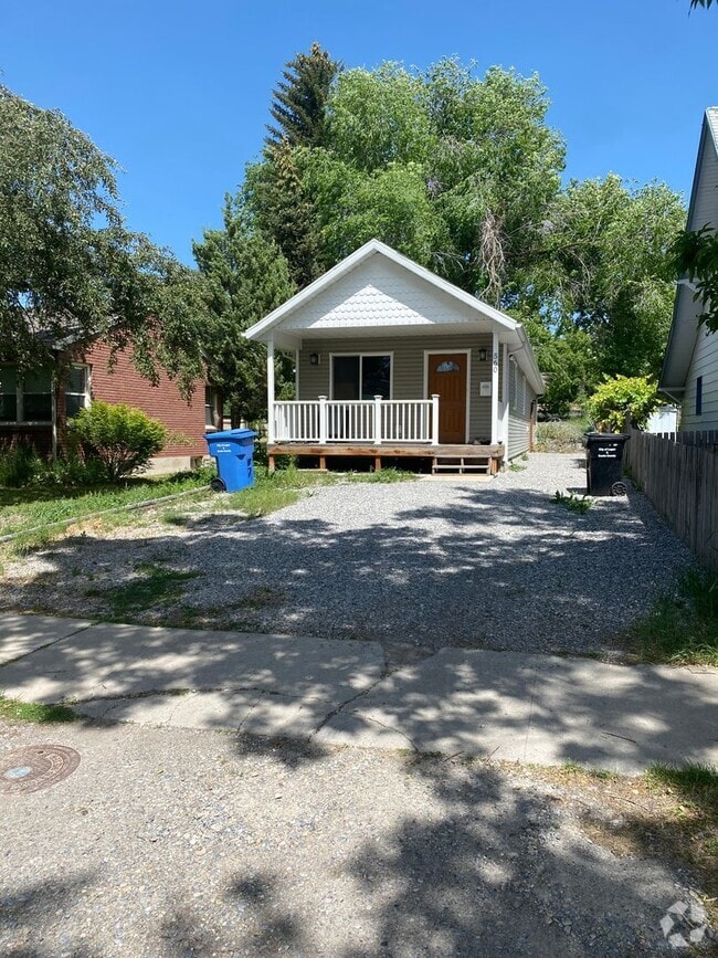 Building Photo - Charming 4 br house in Logan! Single level...