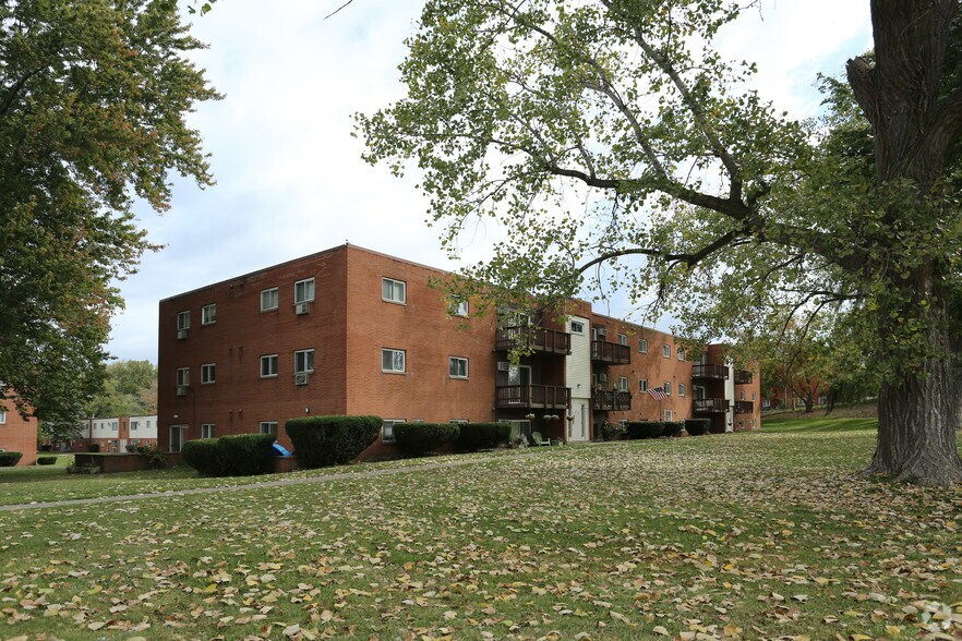 Queensdale Apartments For Rent in Mentor, OH