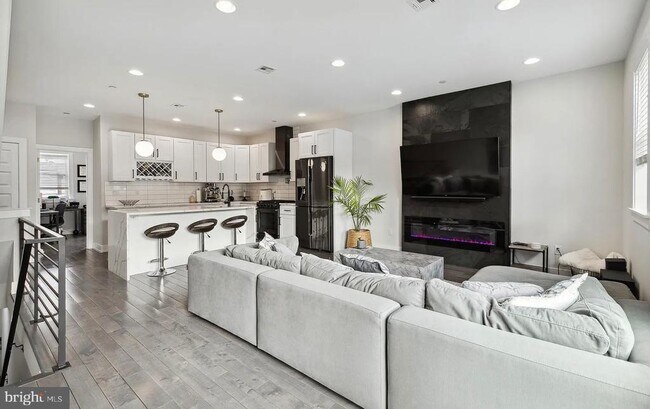 Photo - 2813 Tilton St