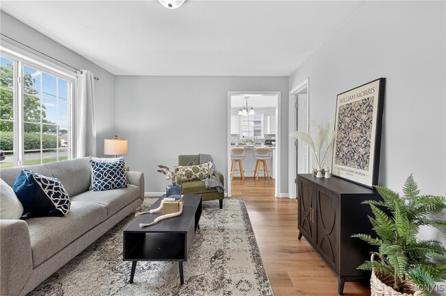 Photo - 122 Frederick Dr