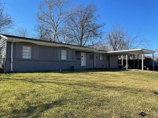 Photo - 95 Twining Dr
