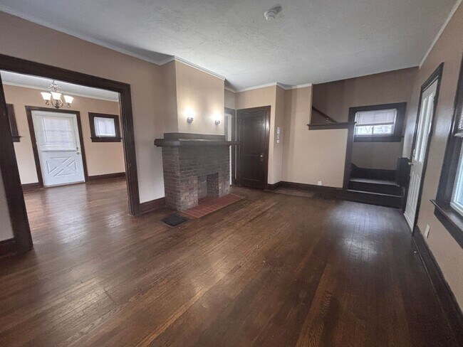 Photo - 38 Knecht Dr