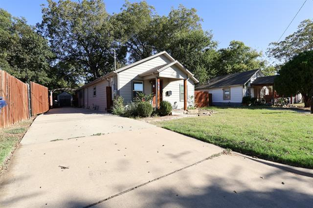 Photo - 605 E Graham St
