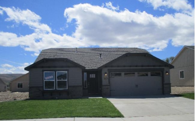 Building Photo - 6104 Cottonwood Loop