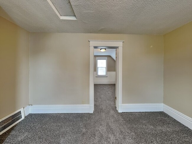 Photo - 437 4th Ave S