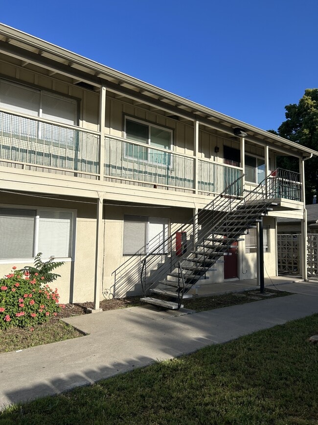 Photo - 120 E Fairmont Ave