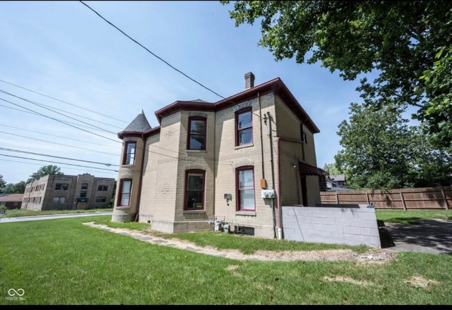 Building Photo - 4626 E Washington St Rental