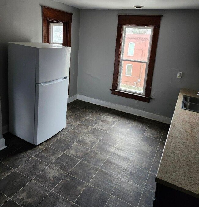 Photo - 2047 W 6th St Unit 2