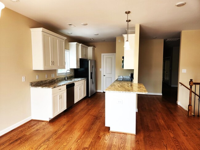 Photo - 605 Commonwealth Dr Unit #A